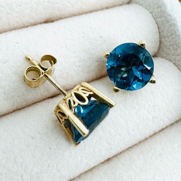 RGE 10K Gold Brilliant Cut London Blue Topaz Scroll Stud Earrings - Picture 3 of 9